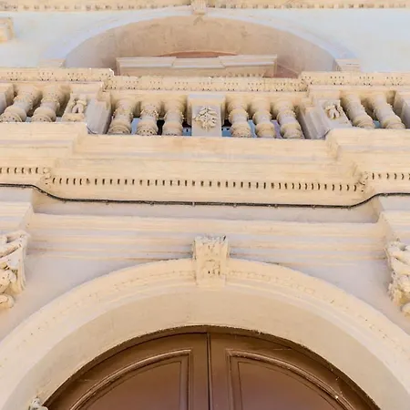 Palazzo Museo Raho Raro Villas Collection